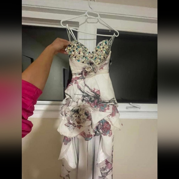 Grad Dress NEW - Picture 2 of 4